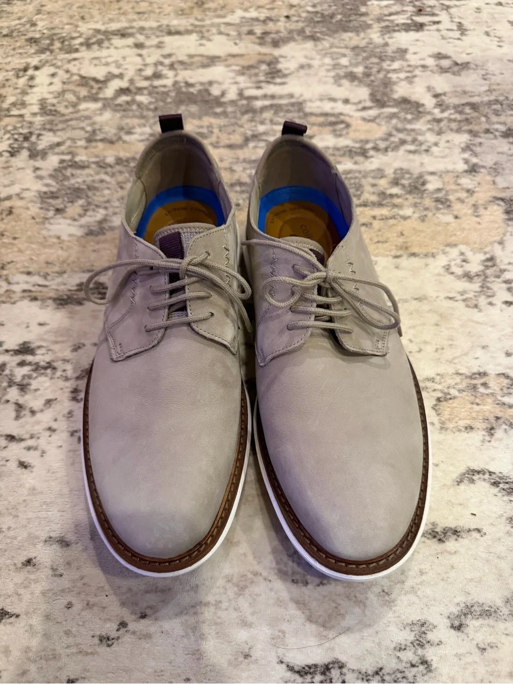 NWOT Clarks Men's Light Gray Lace-Up Oxfords
